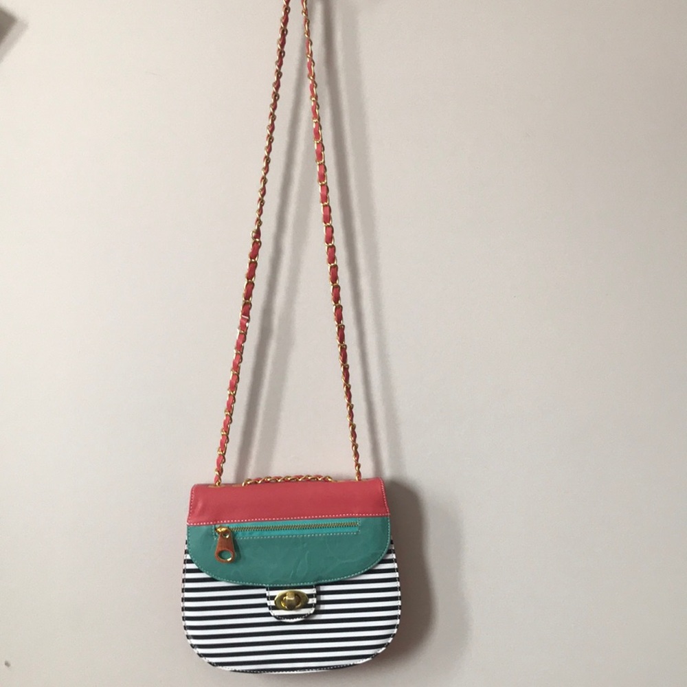 Cutesy shoulder bag: crossbody! 💙💕